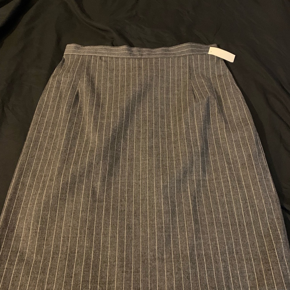 Elegant Gray Pinstripe Skirt